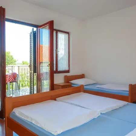 Maravic - Mlk161 By Interhome